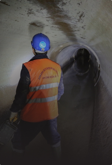 CIT sewer employee inside sewer line